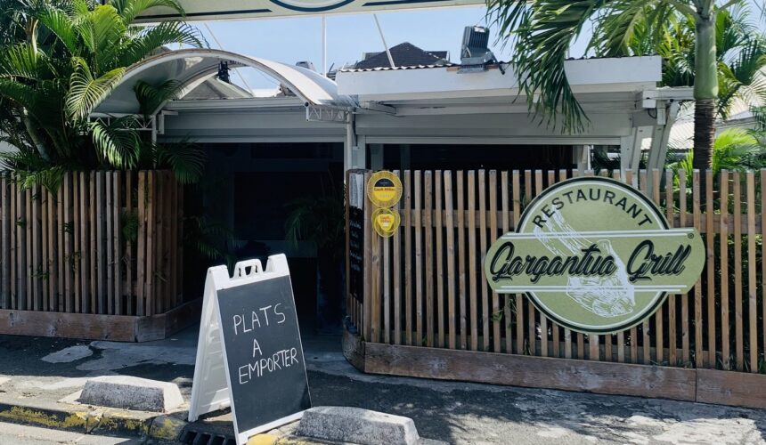 Restaurant Gargantua Grill, la Marina de Bas-du-Fort, Le Gosier. Le 2 juin, les restaurants réouvrent après être restés fermés pendant le confinement