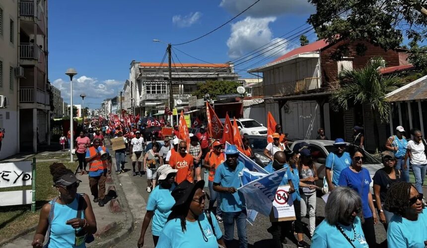 Mobilisation contre la réforme des retraites, dans les rues de Pointe-à-Pitre, 7 mars 2023. Photo : Alexandre Houda Guadeloupe 1ère