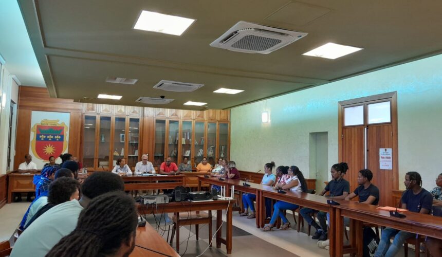 Basse-Terre se réjouit ce 7 décembre d'accueillir 24 jeunes en service civique. Photo: Ville de Basse-Terre