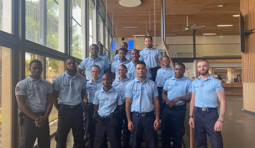 22 gendarmes adjoints volontaires entrent en service et prêtent serment le 12 janvier 2024 aux tribunaux judiciaires de Pointe-à-Pitre et Basse-Terre. Photo : Gendarmerie de Guadeloupe