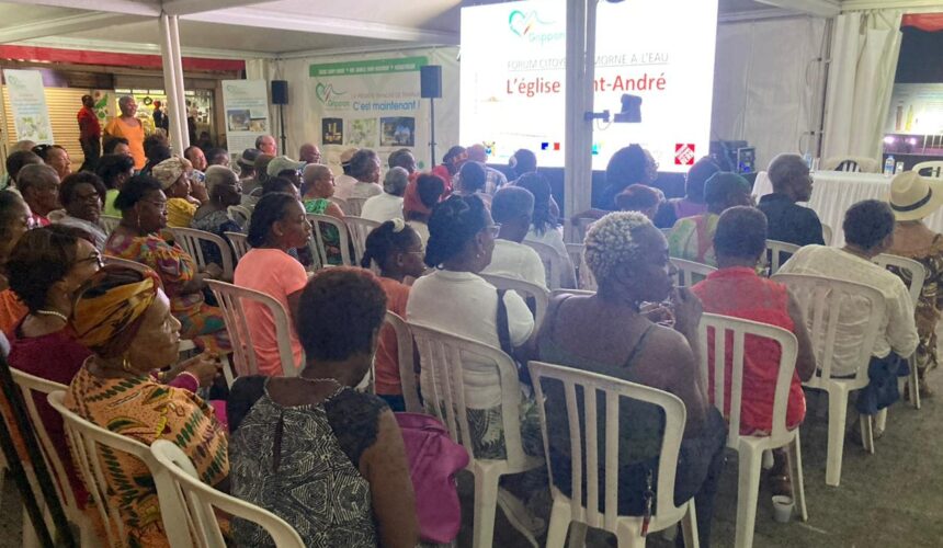 Placé sous l’égide du programme de redynamisation Cœur de Grippon, le forum citoyen dédié à la restauration de l’église réunit la foule vendredi 17 novembre 2023 à Morne-à-l’Eau, Guadeloupe. Photo : Facebook Ville de Morne à l'eau.