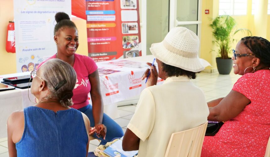 Master class numérique organisée le 25 octobre 2023 par l'association Solution verte en collaboration avec le service personnes âgées et personnes en situation de handicap de la ville de Lamentin au bénéfice des seniors des communes de Deshaies, Sainte-Rose, Pointe-Noire et Lamentin. Facebook : Ville Lamentin Guadeloupe