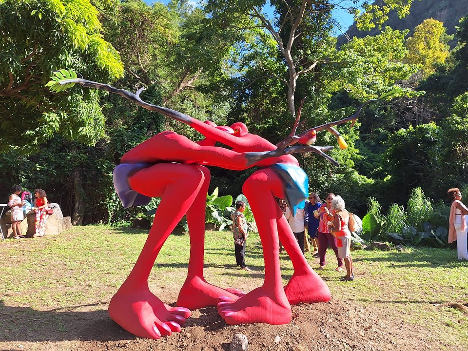 Vernissage le 17 février 2024 de L'Accolade, oeuvre de Ronald Cyrille, visible jusqu'à mai aux Monts Caraïbes à Gourbeyre. Photo : FB Ronald Cyrille