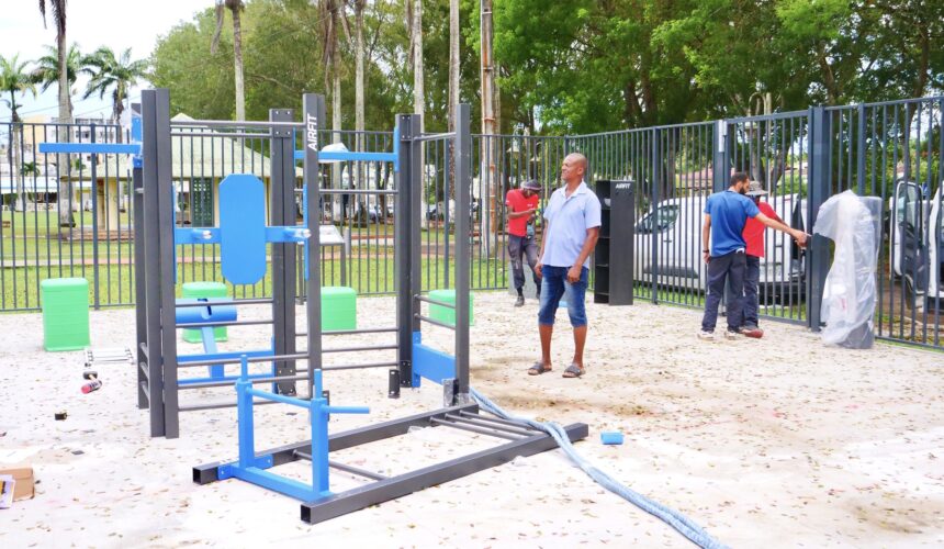 La commune de Lamentin s’équipe d’une aire de fitness extérieure implantée dans le bourg, au parc de la verdure. Photo : Ville Lamentin Guadeloupe