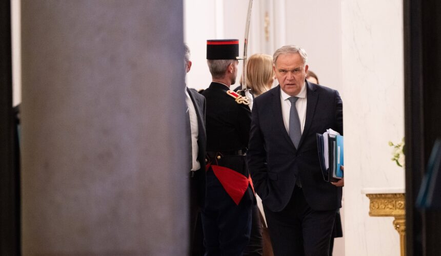 Ministre auprès du Premier ministre chargé des Outre-mer, François-Noël Buffet quitte l'Elysée après le conseil des ministres hebdomadaires au cours duquel le budget 2025 a été présenté le 10 octobre 2024 à Paris. Photo : Jeanne Accorsini / Sipa