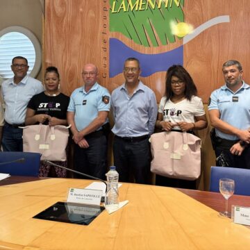 Mardi 18 février, la mairie a accueilli la présentation officielle des mallettes d’urgence conçues par le Collectif de femmes d’Outre-Mer et du monde. Photo : FB Ville de Lamentin