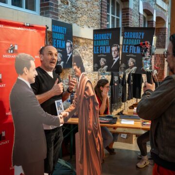 La sixième édition du Festival Mediapart était marquée par la passation de pouvoir entre le fondateur Edwy Plenel la nouvelle présidente Carine Fouteau. 16 mars 2024. Photo : Caron / Zeppelin / Sipa