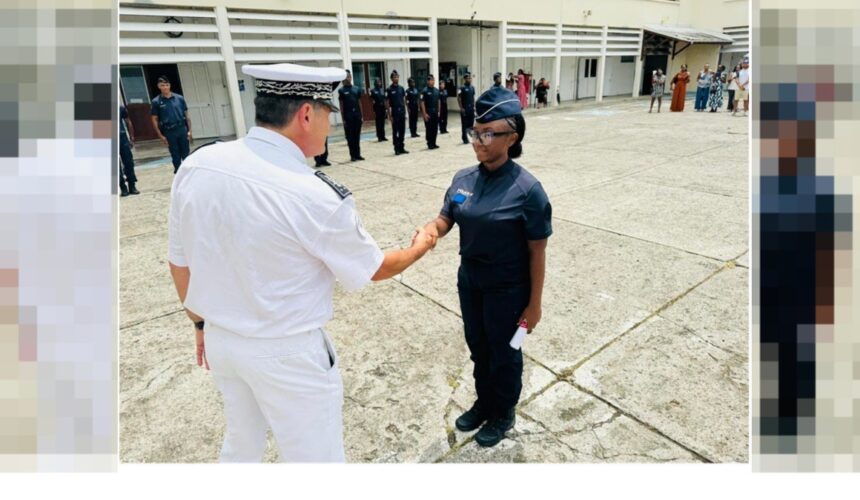 Une recrue de la 153e promotion de policiers adjoints lors de la cérémonie de fin de formation aux Abymes le 21 août. Photo : Police nationale de la Guadeloupe
