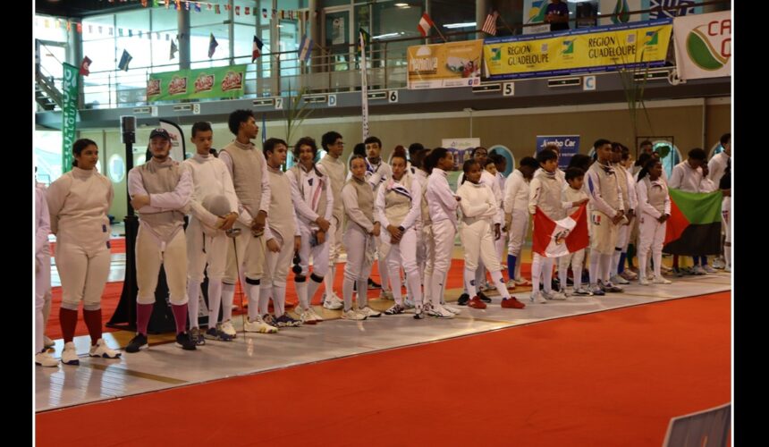 Les jeunes escrimeurs guadeloupéens au gymnase Laura Flessel pendant 3 jours pour le 9e tournoi international d'escrime de Petit-Bourg du 24 au 26 octobre 2025. Photo : Petit-Bourg, la ville qui bouge