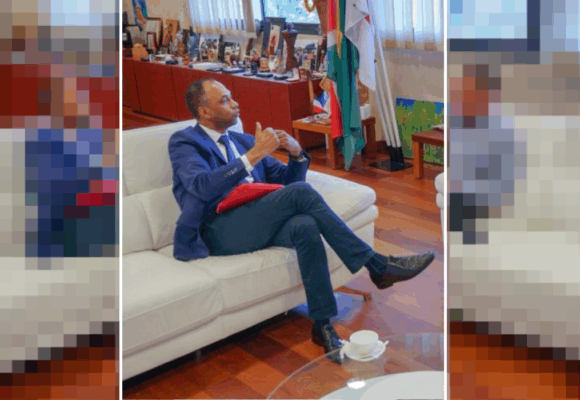 Franck Brachet lors d'une réception à la Collectivité Territoriale de Guyane, le 6 août 2018. Il est alors DGA à l'aménagement durable d’une agglomération en région parisienne et intervenant à l’ENA sur la gestion des risques environnementaux. Photo : Collectivité de Guyane