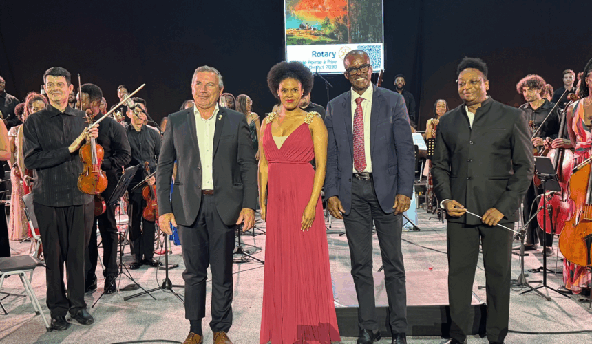 A droite, le directeur du festival Saint-Georges, Marlon Daniel, au centre la mezzo soprano Axelle Saint-Cirel figure montante du chant lyrique d’origine guadeloupéenne.