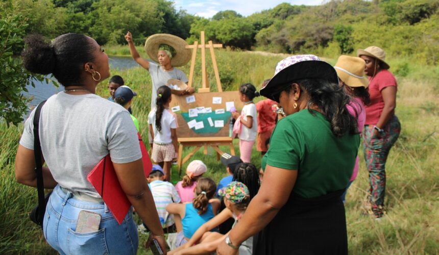 Matinée de sensibilisation pour les enfants de Saint-François au marais de la Pointe Gros-Bœuf, mardi 10 février. Au programme : découverte des zones humides et de leur importance. Photo : Office de l'Eau Guadeloupe