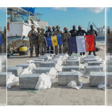 676,7 kilos de cocaïne saisis le 28 janvier 2026 après une interception menée par les autorités françaises au large des Antilles, en coopération avec les garde-côtes de la Barbade. Une prise qui illustre l'ampleur du narcotrafic dans la zone. Photo : Forces armées aux Antilles