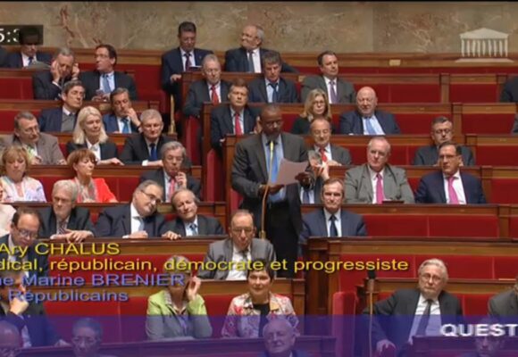 Ary Chalus, député de Guadeloupe, lors d’une séance de questions au gouvernement mardi 31 mai 2016. Capture écran Assemblée nationale.