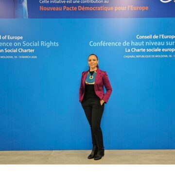 Sabrina Cajoly à la conférence ministérielle de Chisinau, Moldavie, « pour exiger le respect des droits humains dans les territoires dits d’Outre-mer » le 18 mars 2026. Photo : FB Sabrina Cajoly