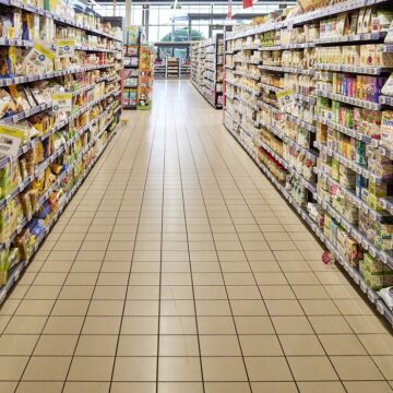 France, Getigne, 2026-01-12. Rayon bio vide dans un supermarche Super U en Pays de la Loire. Illustration inflation, hausse des prix et pouvoir d achat. Photographie de Mathieu Thomasset / Hans Lucas via AFP