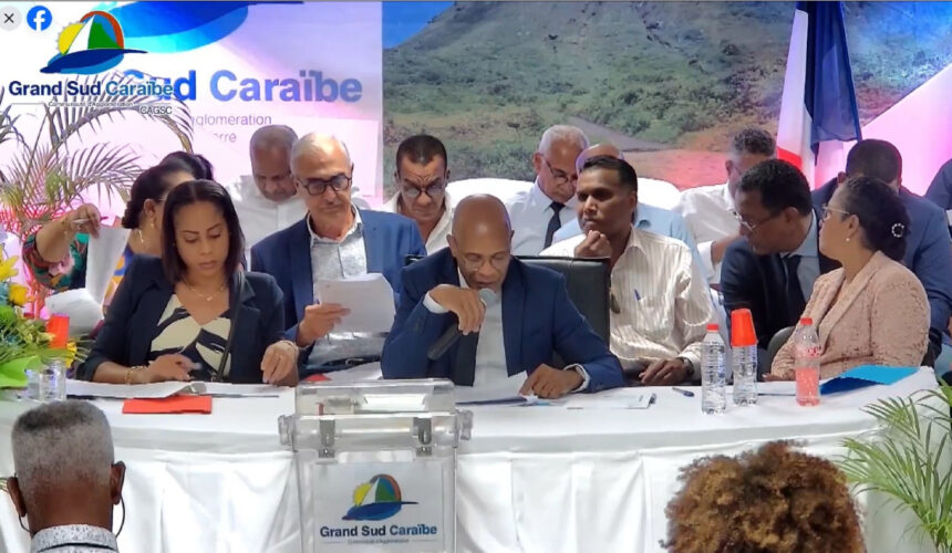 L’assemblée communautaire de la communauté d’agglomération Grand sud caraïbes a installé ses instances dirigeantes le 8 avril 2026. Photo : Capture écran Communauté Grand Sud Caraibe